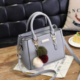 Hairball ornaments Woman Bag